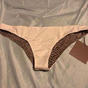 Acacia Makai bottom in Vanilla